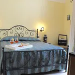 Bed & Breakfast Palazzo Senape De Pace 3*