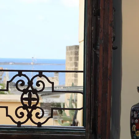Palazzo Senape De Pace غالّيبولي