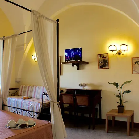 Palazzo Senape De Pace فندق مبيت وإفطار 2*