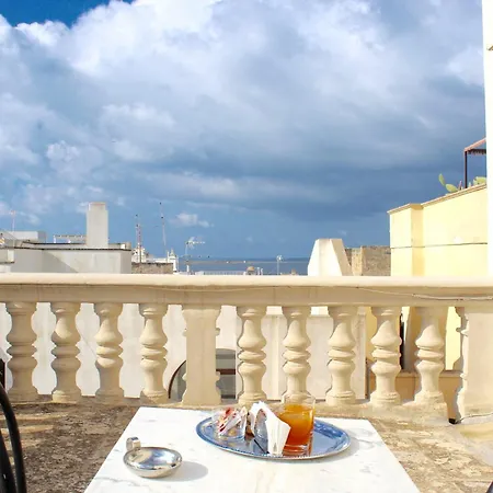 Palazzo Senape De Pace فندق مبيت وإفطار غالّيبولي