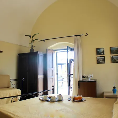Palazzo Senape De Pace فندق مبيت وإفطار غالّيبولي
