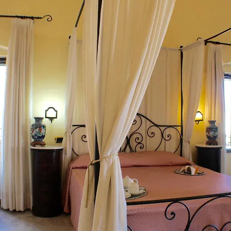 Palazzo Senape De Pace 2*