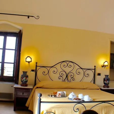 Palazzo Senape De Pace 3*