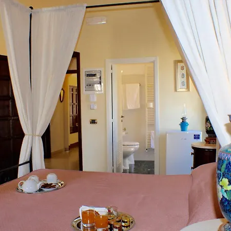 Palazzo Senape De Pace فندق مبيت وإفطار 2*