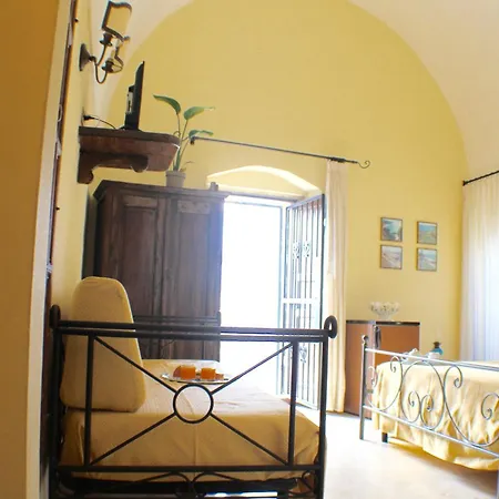 Palazzo Senape De Pace 2*