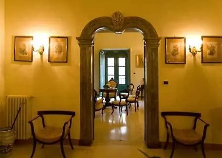 Oda ve Kahvaltı Palazzo Senape De Pace