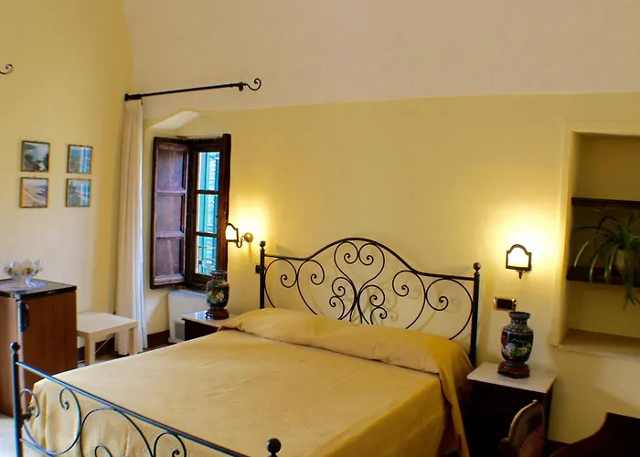 Palazzo Senape De Pace غالّيبولي