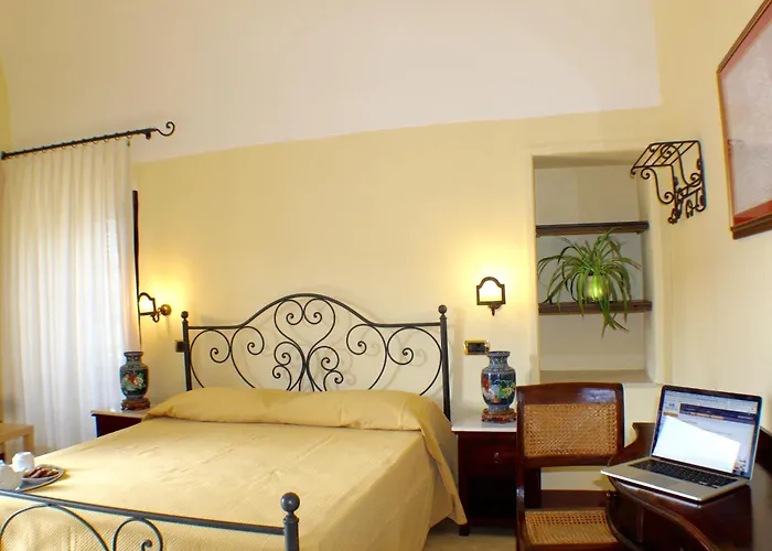 Palazzo Senape De Pace 3* غالّيبولي